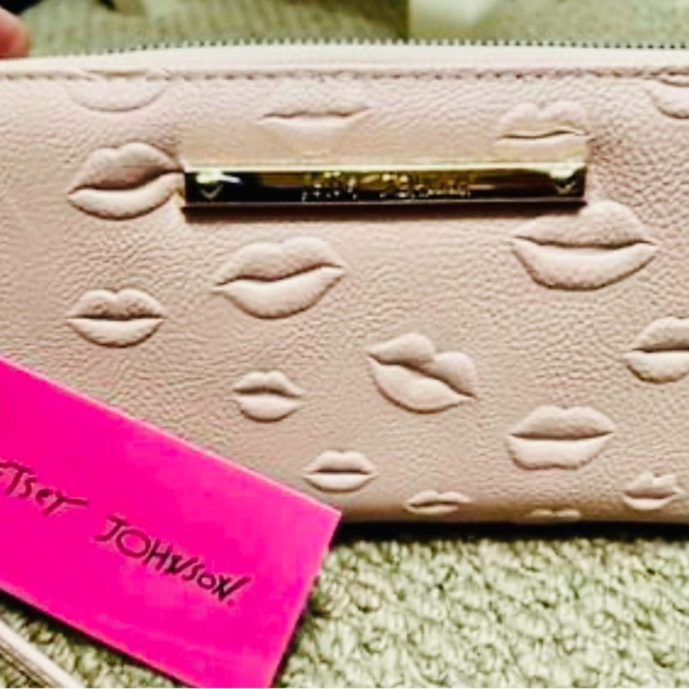 COPY - Betsey Johnson Wallet